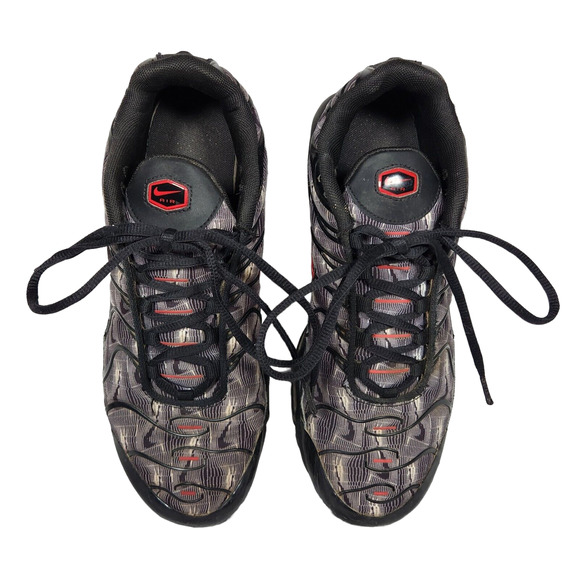 Nike Air Max Plus Youth GS 6.5Y Active Sneaker Black University Red DJ4622-001 - Picture 2 of 7